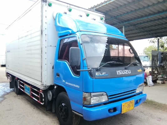 6 ล้อกลาง *EURO.2* ISUZU NQR 150 แรงม้า * ยาว 5.50 ม.* รถสวยเดิม+สภาพพร้อมใช้งาน *รถห้างแท้* มีเล่มพร้อมโอน*