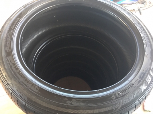 ยาง Falken 235/45/18 ปี 17