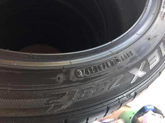 ยาง Falken 235/45/18 ปี 17