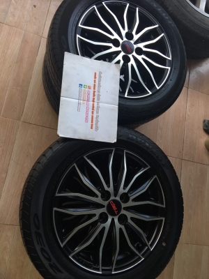 ขายล้อแม็กซ์ Trd 5 ก้าน ยาง Dunlop 185/60/15 ปี 14