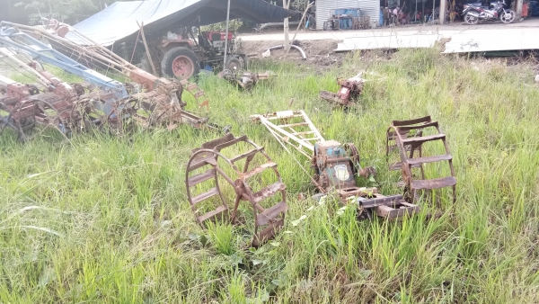 ขายตัวเดินตามมี10ตัว5500มี8ตัว6500มี2ตัวเดินน้า2ถอย1พร้มใช้ครับ.ดูรายละเอียดเลย.ครับ