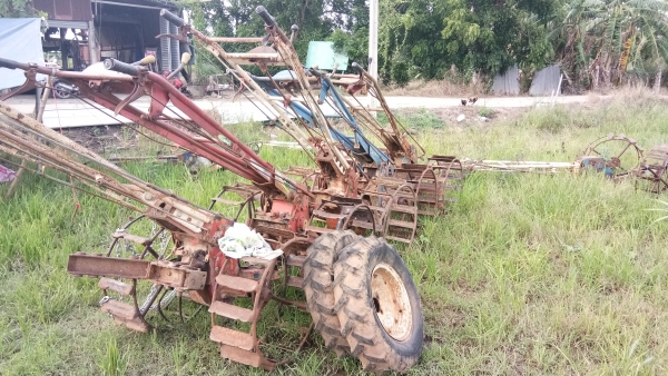 ขายตัวเดินตามมี10ตัว5500มี8ตัว6500มี2ตัวเดินน้า2ถอย1พร้มใช้ครับ.ดูรายละเอียดเลย.ครับ