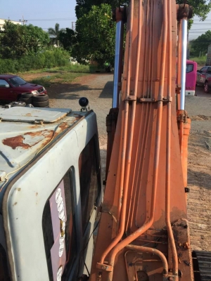 ขาย 495,000 HITACHI EX 200-1 เครื่องดี ปั้มแรง เอวแน่น ช่วงล่างสวย รถสวยพร้อมใช้ รถอยู่ กบินบุรี 090-772-3710 090-772-3708