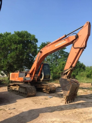 ขาย 495,000 HITACHI EX 200-1 เครื่องดี ปั้มแรง เอวแน่น ช่วงล่างสวย รถสวยพร้อมใช้ รถอยู่ กบินบุรี 090-772-3710 090-772-3708