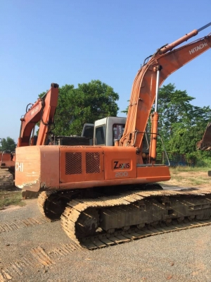 ขาย 495,000 HITACHI EX 200-1 เครื่องดี ปั้มแรง เอวแน่น ช่วงล่างสวย รถสวยพร้อมใช้ รถอยู่ กบินบุรี 090-772-3710 090-772-3708