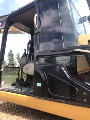 แบคโฮ CAT320D คอมมอลเรล กระบอกดำ ญี่ปุ่น ใช้งาน  7,247 ชั่วโมง สภาพพร้อมใช้ เอกสารใบแจ้งจำหน่าย ราคา 2.3 ล้านต่อรอง