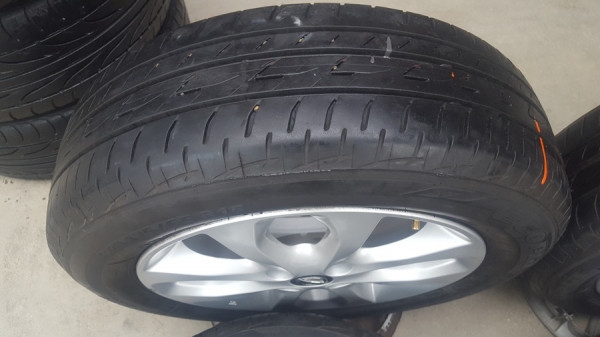 ขายล้อNISSAN March MC15 ยาง175/65/15 ปี 15  4 ล้อ