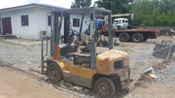 ขายตามสภาพ รถฟอร์คลิฟต์ KOMATSU 2.5 ตัน เครื่องดี เกียร์เสียขยับไม่ได้ ราคาต่อรองได้ครับ ขายตามสภาพ รถฟอร์คลิฟต์ KOMATSU 2.5 ตัน เครื่องดี เกียร์เสียขยับไม่ได้ ราคาต่อรองได้ครับ