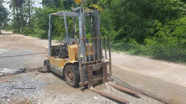 ขายตามสภาพ รถฟอร์คลิฟต์ KOMATSU 2.5 ตัน เครื่องดี เกียร์เสียขยับไม่ได้ ราคาต่อรองได้ครับ ขายตามสภาพ รถฟอร์คลิฟต์ KOMATSU 2.5 ตัน เครื่องดี เกียร์เสียขยับไม่ได้ ราคาต่อรองได้ครับ