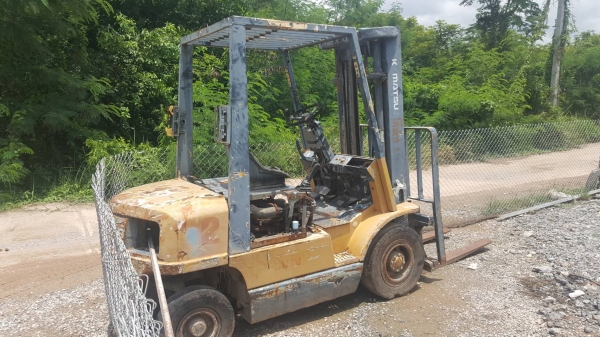 ขายตามสภาพ รถฟอร์คลิฟต์ KOMATSU 2.5 ตัน เครื่องดี เกียร์เสียขยับไม่ได้ ราคาต่อรองได้ครับ ขายตามสภาพ รถฟอร์คลิฟต์ KOMATSU 2.5 ตัน เครื่องดี เกียร์เสียขยับไม่ได้ ราคาต่อรองได้ครับ