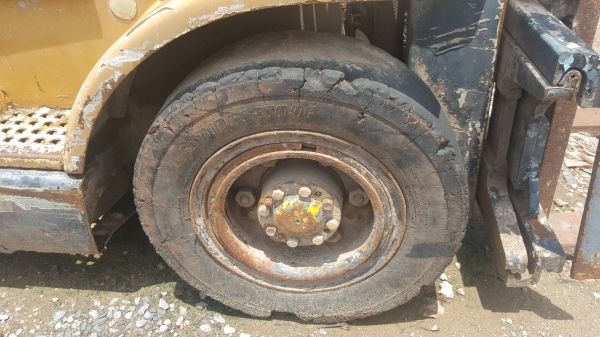 ขายตามสภาพ รถฟอร์คลิฟต์ KOMATSU 2.5 ตัน เครื่องดี เกียร์เสียขยับไม่ได้ ราคาต่อรองได้ครับ ขายตามสภาพ รถฟอร์คลิฟต์ KOMATSU 2.5 ตัน เครื่องดี เกียร์เสียขยับไม่ได้ ราคาต่อรองได้ครับ