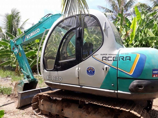 ขาย 695,000 KOBELCO sk 60-5 ไฟฟ้าครบ เครื่องดี ปั้มแรง เอวแน่น ช่วงล่างเต็ม สภาพเก่านอก รถสวยพร้อมใช้งาน รถอยู่ ปทุมธานี สามโคก 090-772-3710 090-772-3708