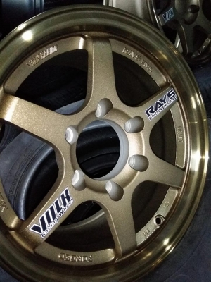 แม็กใหม่ขอบ 15 กระบะ 6 รู ราคา 8500 บาท พร้อมติดตั้ง