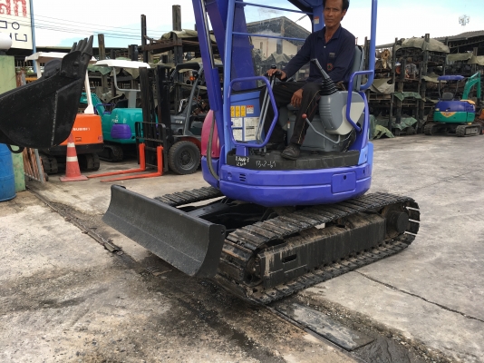 รถขุดเล็ก Komatsu PC30UU-3 สภาพสวยๆเก่านอก สภาพแน่นทั้งคัน  ชั่วโมงน้อย แทรคยางหนา พร้อมลงงาน สนใจติดต่อ Line ID: Kongniwatsiri