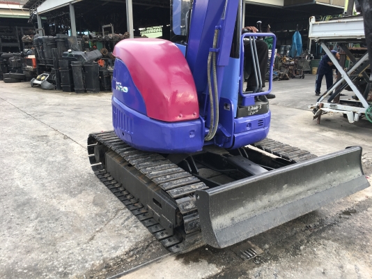 รถขุดเล็ก Komatsu PC30UU-3 สภาพสวยๆเก่านอก สภาพแน่นทั้งคัน  ชั่วโมงน้อย แทรคยางหนา พร้อมลงงาน สนใจติดต่อ Line ID: Kongniwatsiri