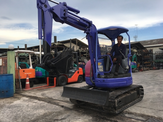 รถขุดเล็ก Komatsu PC30UU-3 สภาพสวยๆเก่านอก สภาพแน่นทั้งคัน  ชั่วโมงน้อย แทรคยางหนา พร้อมลงงาน สนใจติดต่อ Line ID: Kongniwatsiri