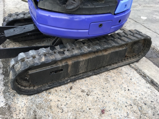 รถขุดเล็ก Komatsu PC20UU-3 สภาพสวยๆเก่านอก สภาพแน่นทั้งคัน  ชั่วโมงน้อย แทรคยางหนา พร้อมลงงาน สนใจติดต่อ Line ID: Kongniwatsiri