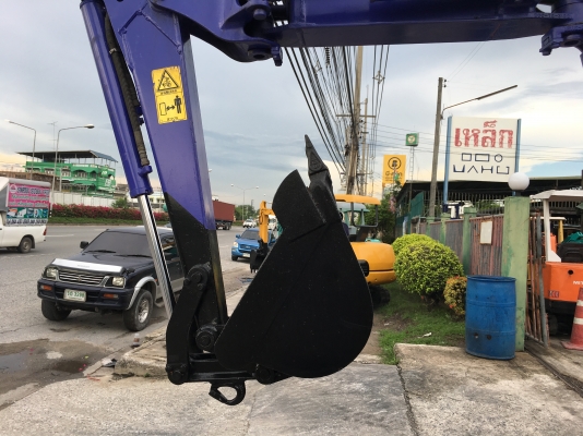 รถขุดเล็ก Komatsu PC20UU-3 สภาพสวยๆเก่านอก สภาพแน่นทั้งคัน  ชั่วโมงน้อย แทรคยางหนา พร้อมลงงาน สนใจติดต่อ Line ID: Kongniwatsiri