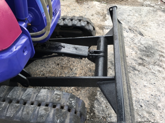 รถขุดเล็ก Komatsu PC20UU-3 สภาพสวยๆเก่านอก สภาพแน่นทั้งคัน  ชั่วโมงน้อย แทรคยางหนา พร้อมลงงาน สนใจติดต่อ Line ID: Kongniwatsiri