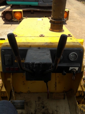 ขายจ้า. รถดัน KOMATSU D20P-6  เก่านอกแท้  เดิมๆๆ  เครื่องปั๊มดี  พร้อมใช้  โทร 089-3818694  ดวงนภา