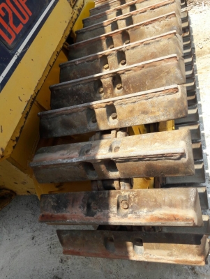 ขายจ้า. รถดัน KOMATSU D20P-6  เก่านอกแท้  เดิมๆๆ  เครื่องปั๊มดี  พร้อมใช้  โทร 089-3818694  ดวงนภา