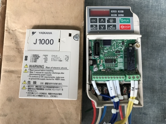 ขายอินเวอร์เตอร์ปรับรอบมอเตอร์ Yaskawa 1HP. 200-240V 3สาย made in Japan สภาพสวยมาก ตัดจากตู้ พร้อมใช้งาน ราคา 1,600 บาทพร้อมส่ง