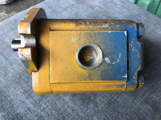 ขายเฟืองปั้มน้ำมัน HR สภาพสวยมาก ถอดเครื่องพร้อมใช้งาน ราคา 1,300 บาทพร้อมส่ง