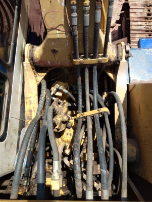 ขายรถแบคโฮ KOMATSU PC100-5 ขายรถแบคโฮ KOMATSU PC100-5