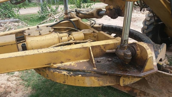 ขาย 999,999 รถเกรด CAT 12 G เครื่องไดเร็คหัวฉีดปากกา เอวอ่อน เล่มทะเบียน เครื่องดี เกียร์แรง เอวแน่น ยางดี รถสวยพร้อมใช้เอกสารพร้อมโอน รถอยู่ ศรีเกษ 090-772-3710 090-772-3708