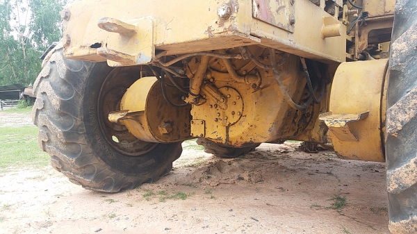 ขาย 999,999 รถเกรด CAT 12 G เครื่องไดเร็คหัวฉีดปากกา เอวอ่อน เล่มทะเบียน เครื่องดี เกียร์แรง เอวแน่น ยางดี รถสวยพร้อมใช้เอกสารพร้อมโอน รถอยู่ ศรีเกษ 090-772-3710 090-772-3708