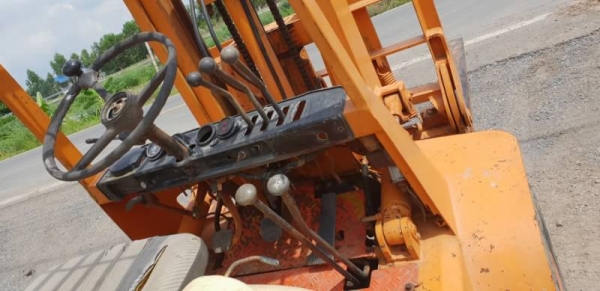 ขายด่วนรถยกดีเซลTOYOTA4FD25ยก2.5ตันเสาสูง3เมตรงากะดกได้ยกจริงได้ถึง2.7ตันรถนอกนำเข้ายังไม่เคยใช้งานในเมืองไทยเลย