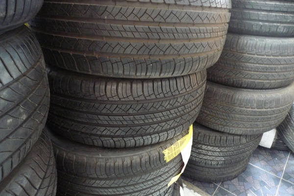 ยางใหม่ Michelin 235/55R18 ตกปี ไม่เคยลงดิน มี 3 เส้น ขาย 3500 บาท ยางใหม่ Michelin 235/55R18 ตกปี ไม่เคยลงดิน มี 3 เส้น ขาย 3500 บาท