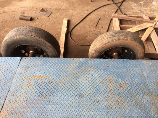 ขายหางลากพ่วง รถเกี่ยว สนใจโทร 095-332-0693 Line siammetrop