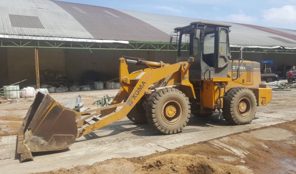 ขาย รถตัก XGMA รุ่น XG932III ออกห้างมือเดียวปี 54 เครื่องดี เกียร์ดี ยางเต็ม รถใช้งานอยู่ประจำ ราคาต่อรองได้