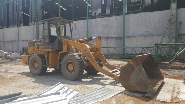 ขาย รถตัก XGMA รุ่น XG932III ออกห้างมือเดียวปี 54 เครื่องดี เกียร์ดี ยางเต็ม รถใช้งานอยู่ประจำ ราคาต่อรองได้