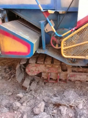 ขายรถเกี่ยวข้าว ศักดิ์พัฒนารองกระสอบ เครื่อง175 ช่วงล่างสวิง ปั๊ม22