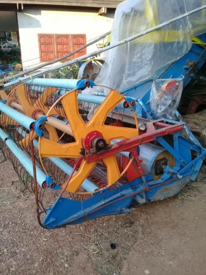 ขายรถเกี่ยวข้าว ศักดิ์พัฒนารองกระสอบ เครื่อง175 ช่วงล่างสวิง ปั๊ม22