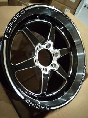 แม็กใหม่ลายเวลขอบ 18 ใส่กระบะ ราคา 4 วง 15500 บาท