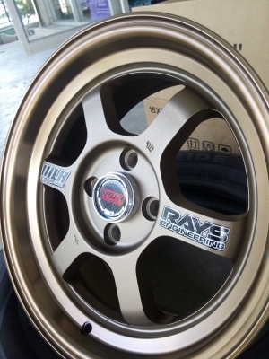 แม็กใหม่ทีอี37วี ขอบ 15 ราคา 7500 พร้อมยางไทย 11700 บาท พร้อมติดตั้ง