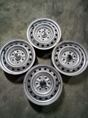 ล้อกะทะ ขอบ16-6รูทั่วไป น้องป้ายแดง ชุด2000บ.โทร0879050181 ส่งได้ทั่วไทยคับ