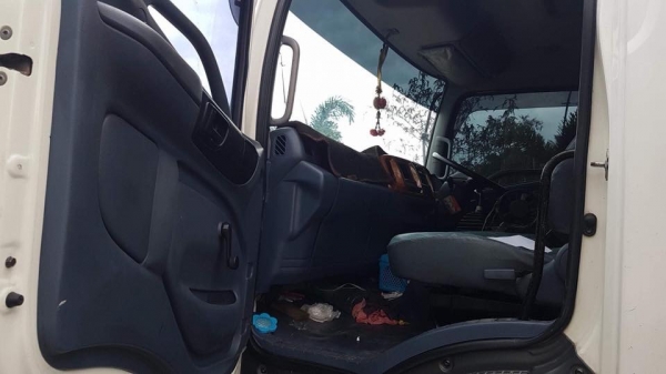 HINO 3H เครื่อง 195 แรง เครื่อง/เกียร์เดิม สโลว์ กระบะดัมพ์สามมิตร ยาง 70\% ภายในสวย แอร์เย็นพร้อมใช้งาน