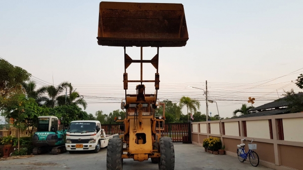 ขายรถตักล้อยาง สภาพดีครับ