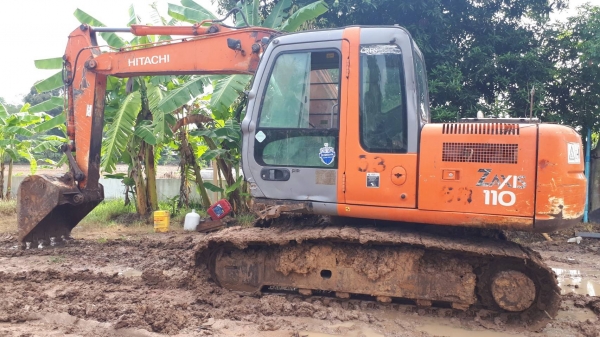 ขายด่วนแบคโฮ HITACHI-ZX110