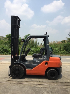 TOYOTA 8FG30  รถนอกเก่าญี่ปุ่น รถขนาด 3 ตัน เสา 5 เมตร เกียร์ออโต้