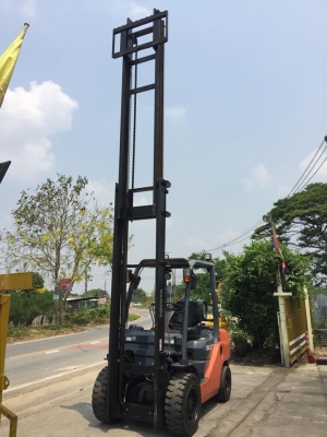 TOYOTA 8FG30  รถนอกเก่าญี่ปุ่น รถขนาด 3 ตัน เสา 5 เมตร เกียร์ออโต้