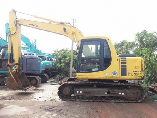 ขายจ้า..KOMATSU PC120-6  เก่านอกแท้  สภาพสวย เดิมๆ  เครื่องปั๊มดี  7,XXX  ชั่วโมง  โทร 089-7462641  สุวรรณี