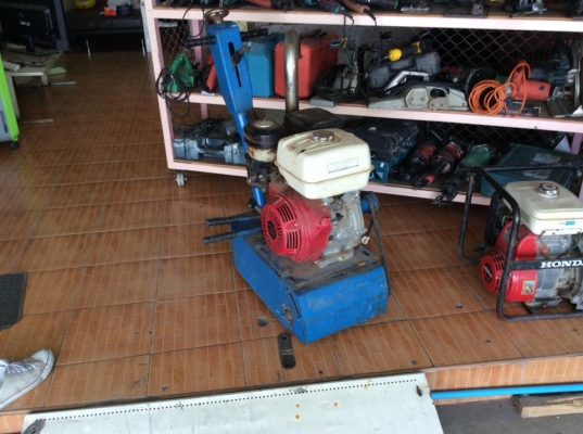 เครื่องขัดพื้นไม้ปาร์เก้ หลุดจำนำ ใช้เครื่องยนต์honda gx390 สภาพสวย เครื่องขัดพื้นไม้ปาร์เก้ หลุดจำนำ ใช้เครื่องยนต์honda gx390 สภาพสวย