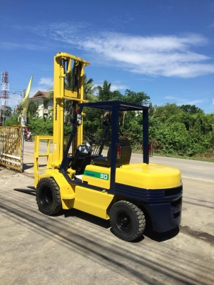ขาย KOMATSU FD30-11 รถนอก ดีเซล เสา 5 เมตร งาฮิ้ง ขาย KOMATSU FD30-11 รถนอก ดีเซล เสา 5 เมตร งาฮิ้ง