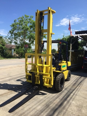 ขาย KOMATSU FD30-11 รถนอก ดีเซล เสา 5 เมตร งาฮิ้ง ขาย KOMATSU FD30-11 รถนอก ดีเซล เสา 5 เมตร งาฮิ้ง