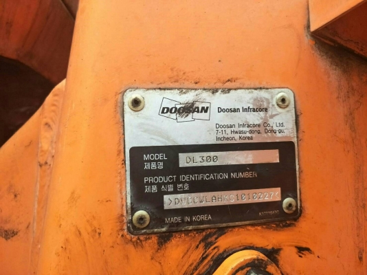 ขายรถตักล้อยาง DOOSAN รุ่น DL300